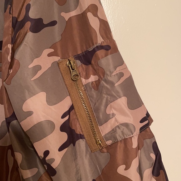 Green bomber jacket | camo print - Picture 3 of 3